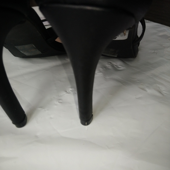 Le Château Heel Sandals - Picture 4 of 6